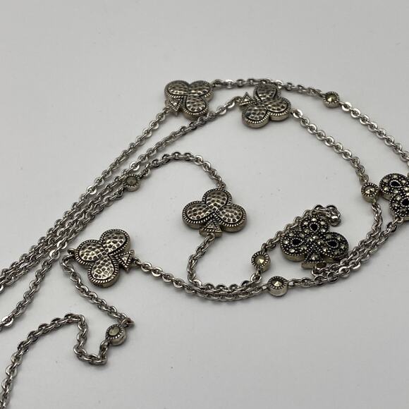 Vintage-Style Silver-Tone Club/Clover Pendant Necklace - Picture 9 of 9